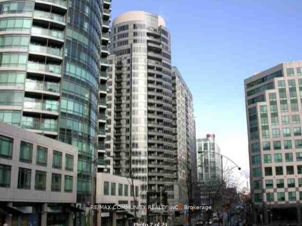 20 Blue Jays Way, Unit 1515