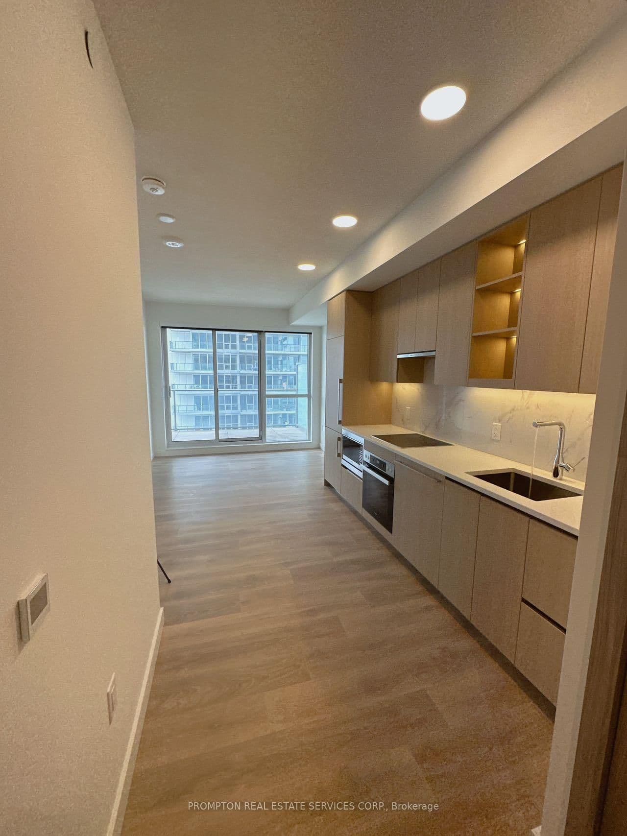 25 McMahon Drive, Unit 1115