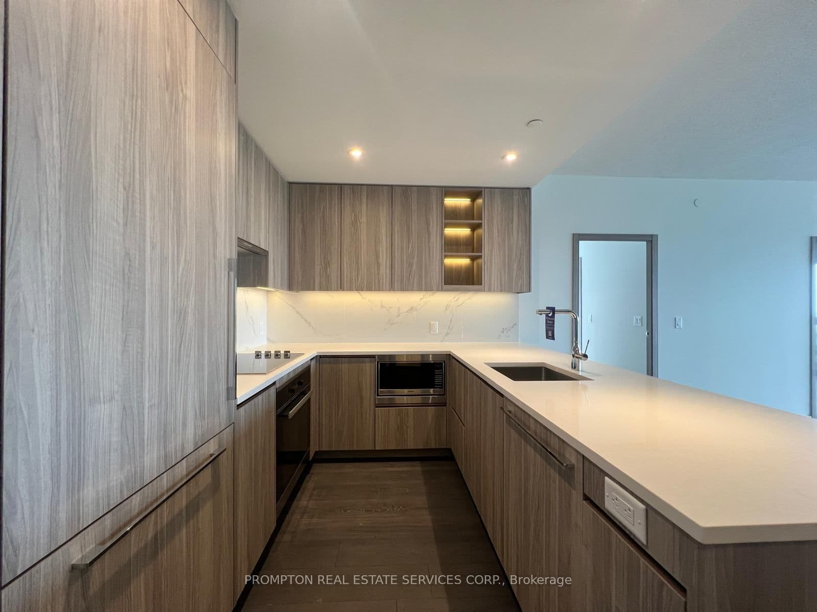 27 Mcmahon Drive, Unit 2302