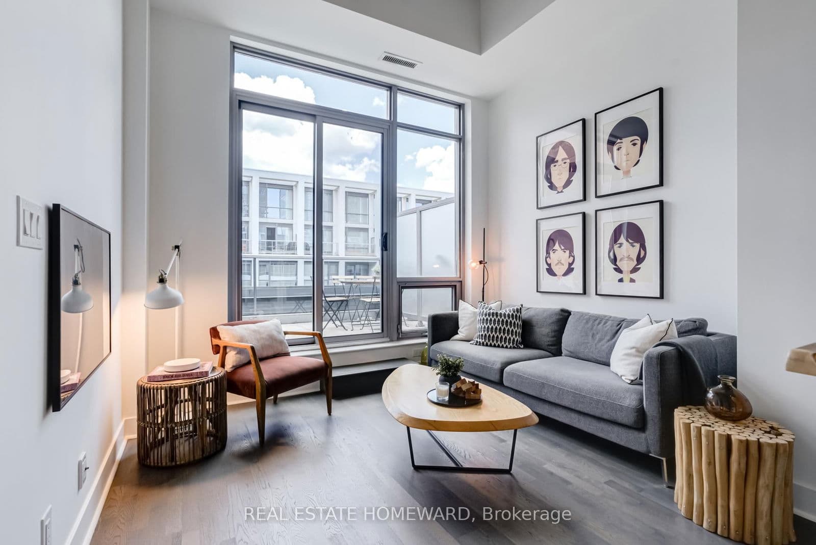 399 Adelaide Street W, Unit 915