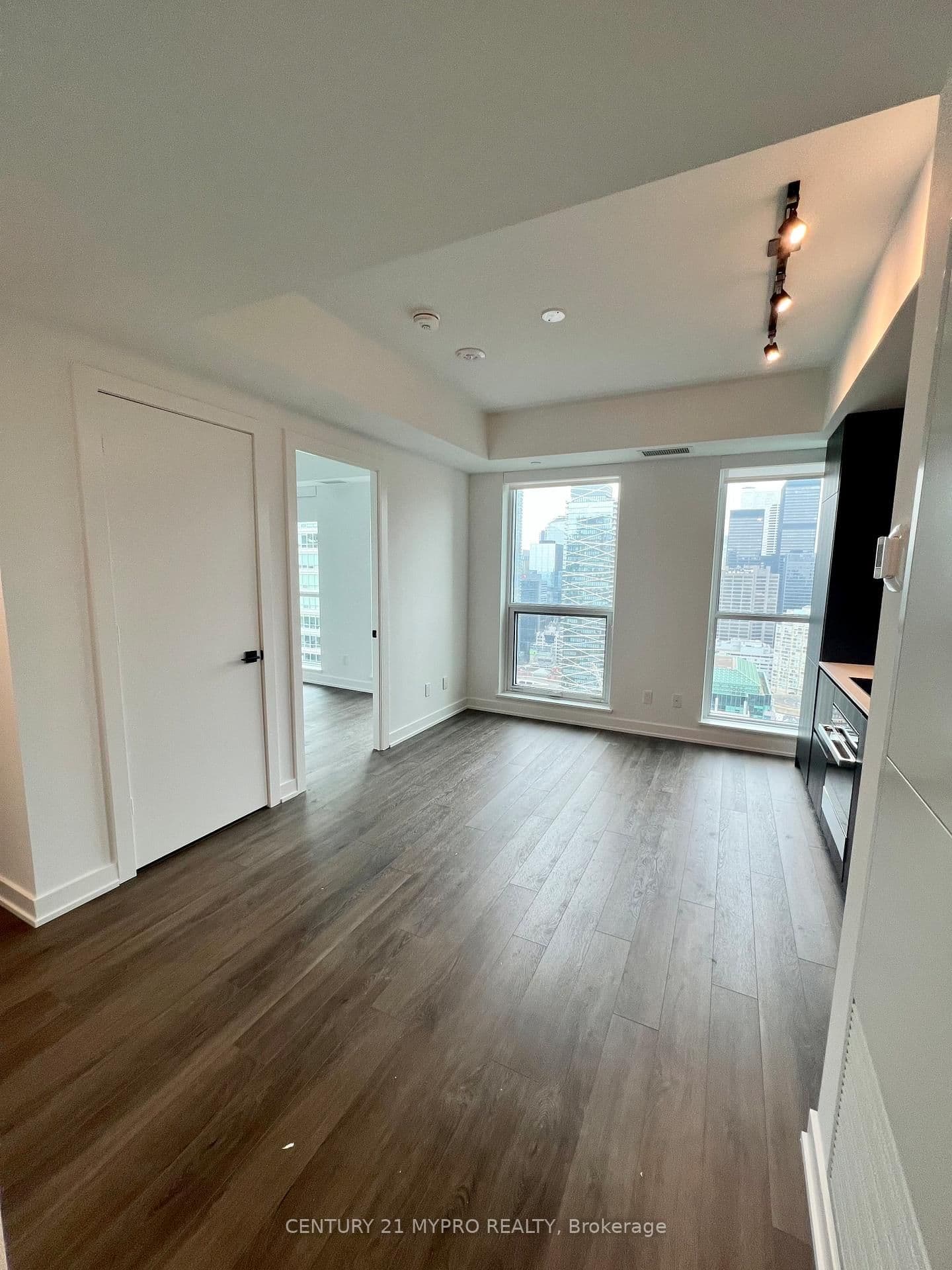 327 King Street W, Unit 3501