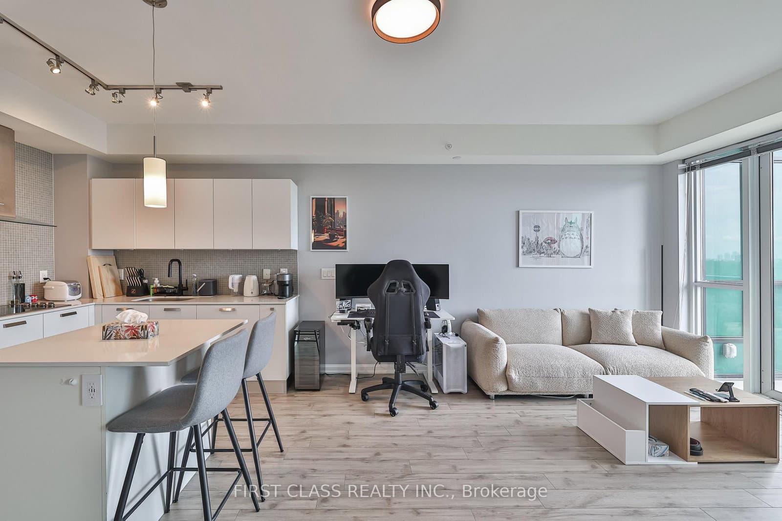 11 Bogert Avenue, Unit 1004