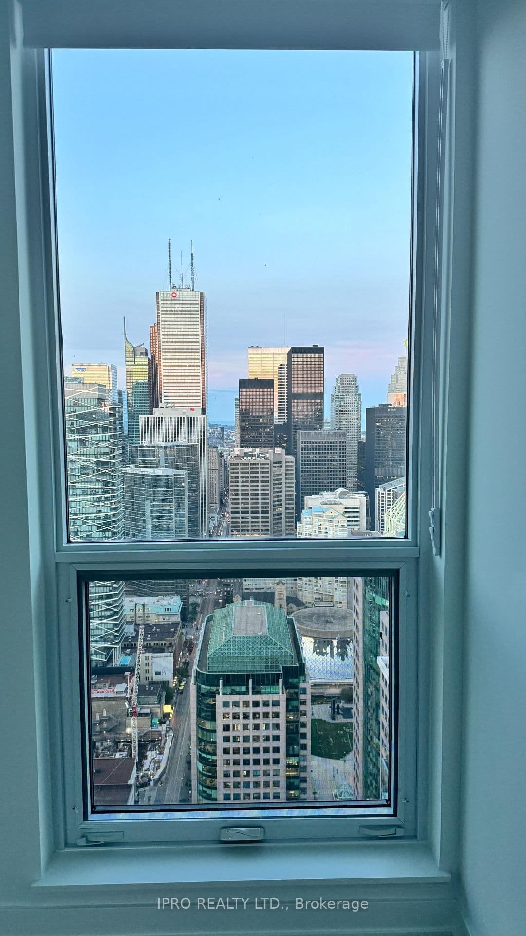 327 King Street W, Unit 4701