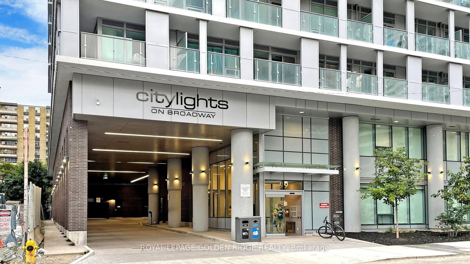 99 Broadway Avenue, Unit 2607