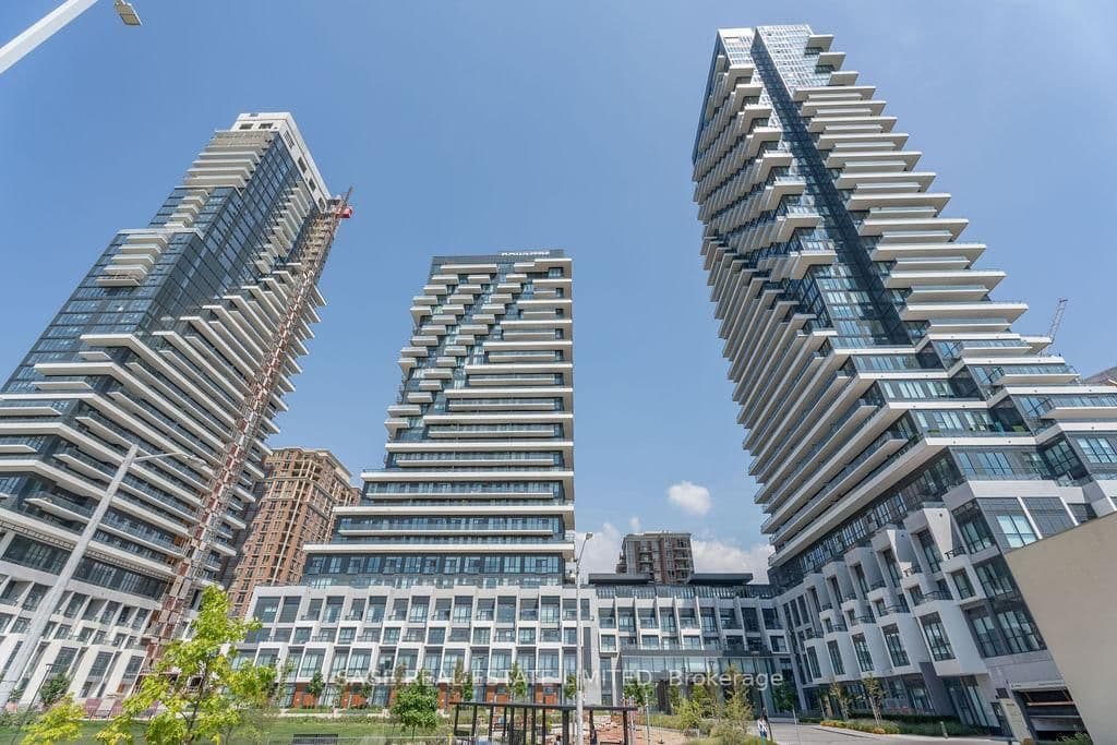 30 Inn on the Park Drive, Unit 1103