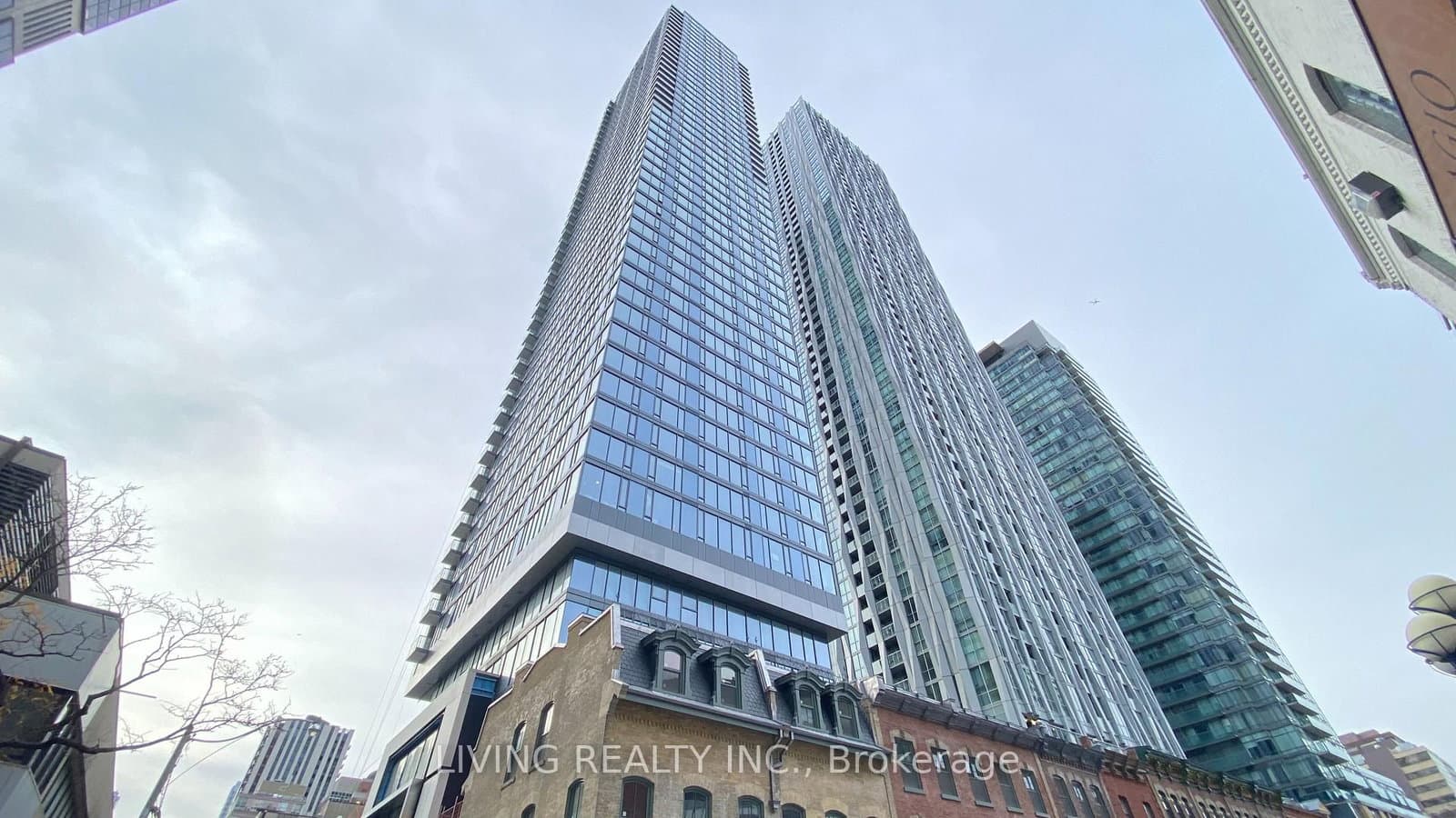 8 Cumberland Street, Unit 702