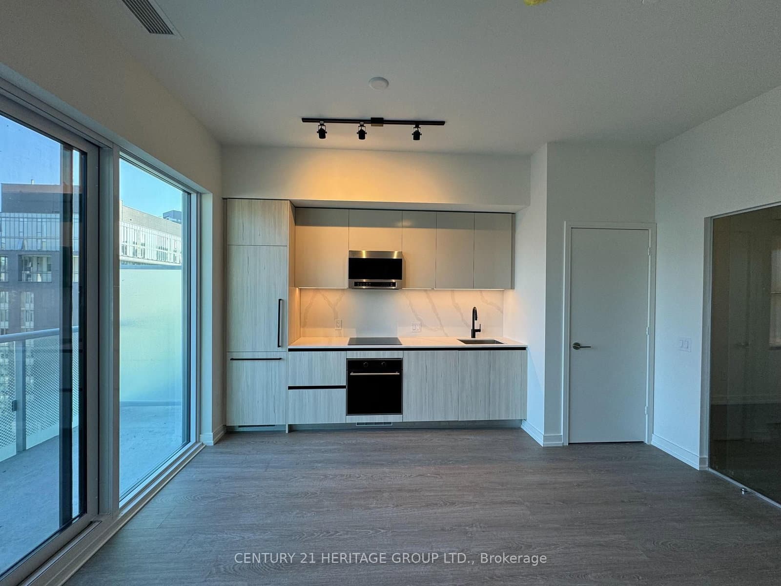 425 Front Street E, Unit 802