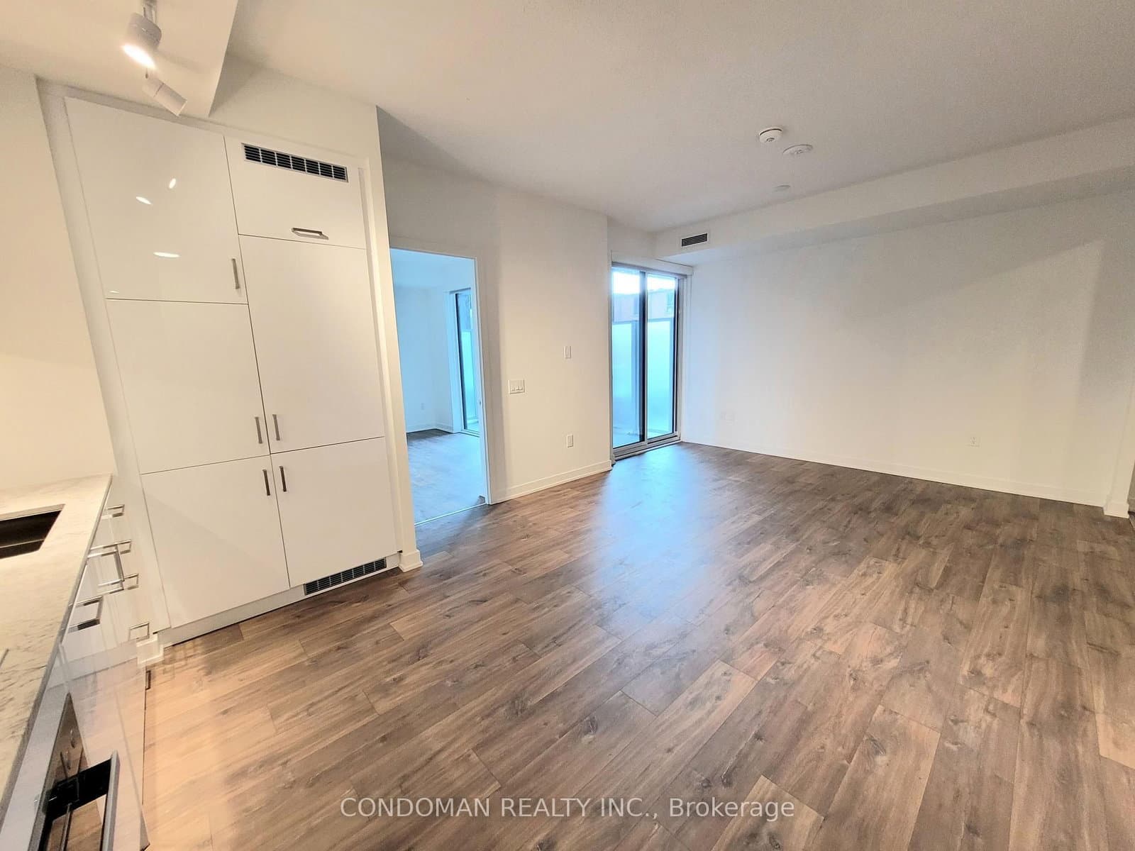 9 Tecumseth Street, Unit 304