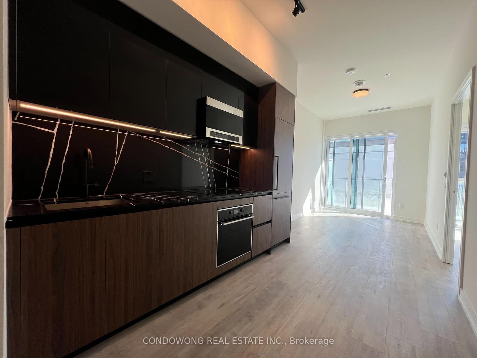 425 Front Street E, Unit 812