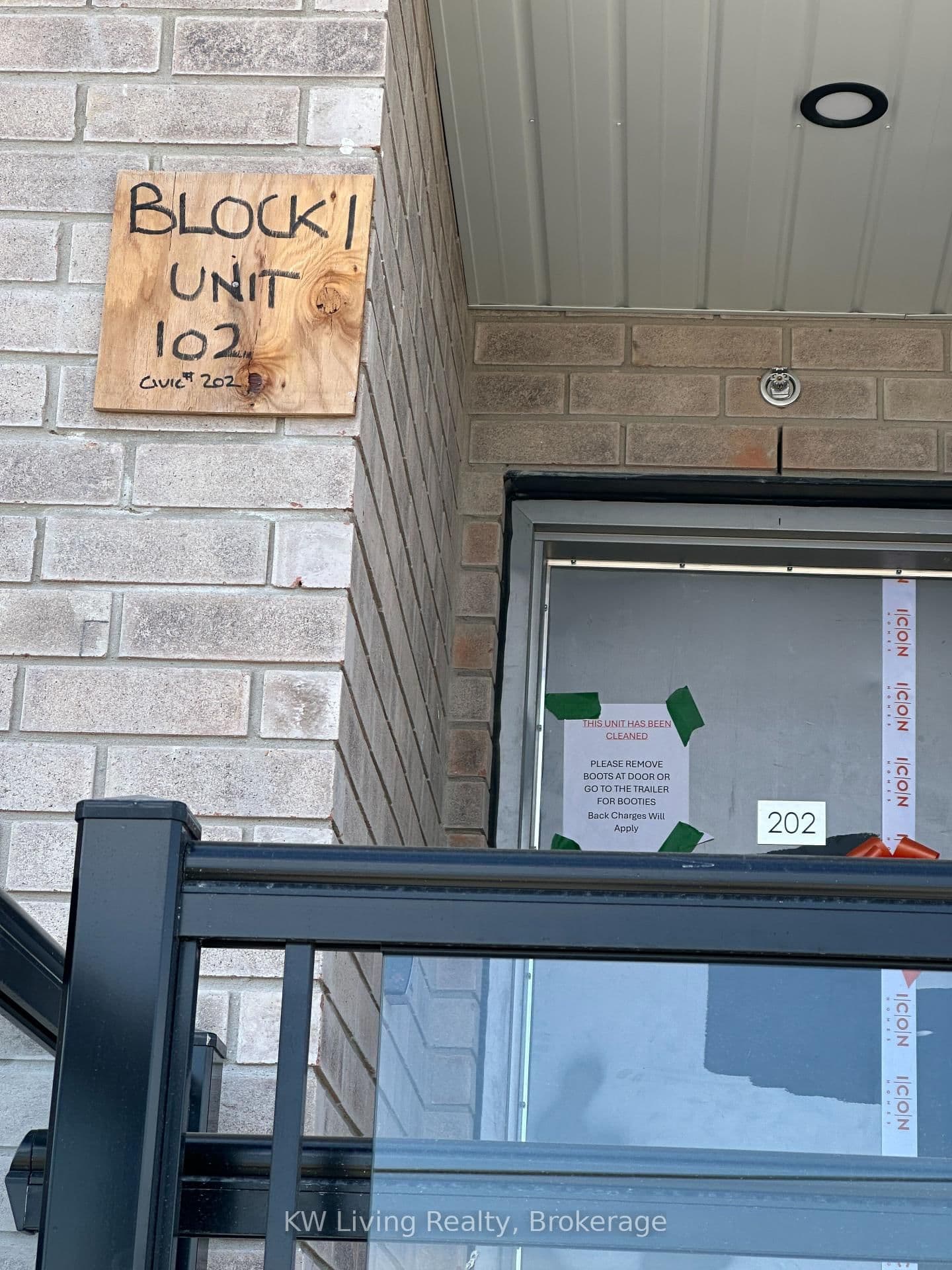 1695 Dersan Street, Unit 202