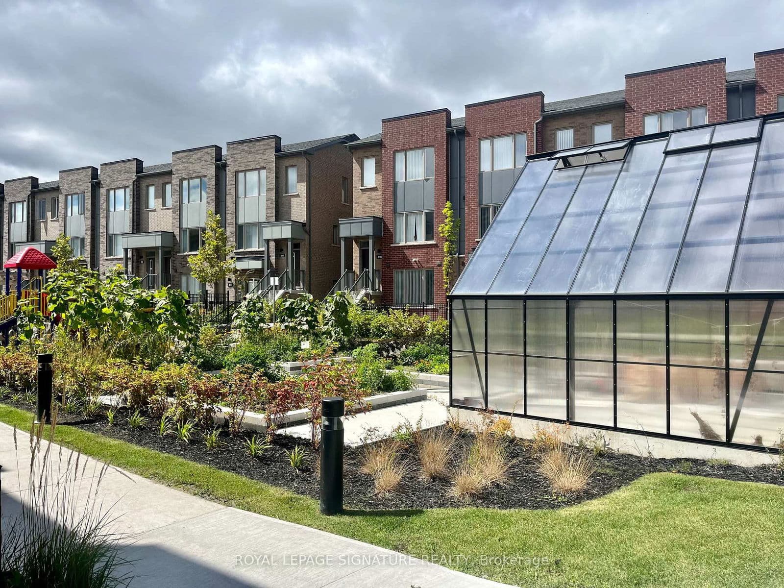 1525 Kingston Road, Unit 215