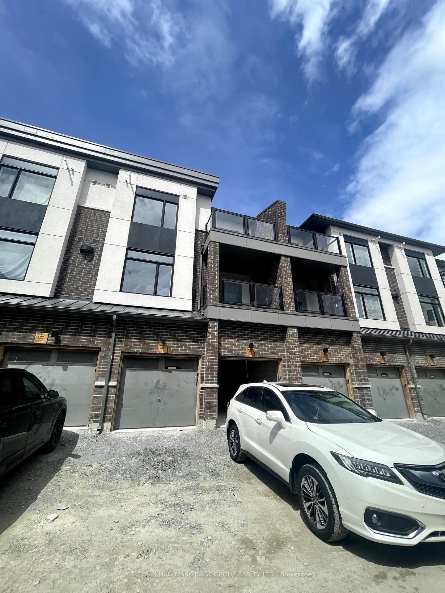 1695 Dersan Street, Unit 1007
