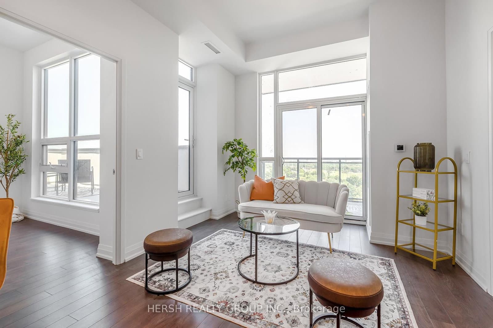 10 Meadowglen Place, Unit LPH5