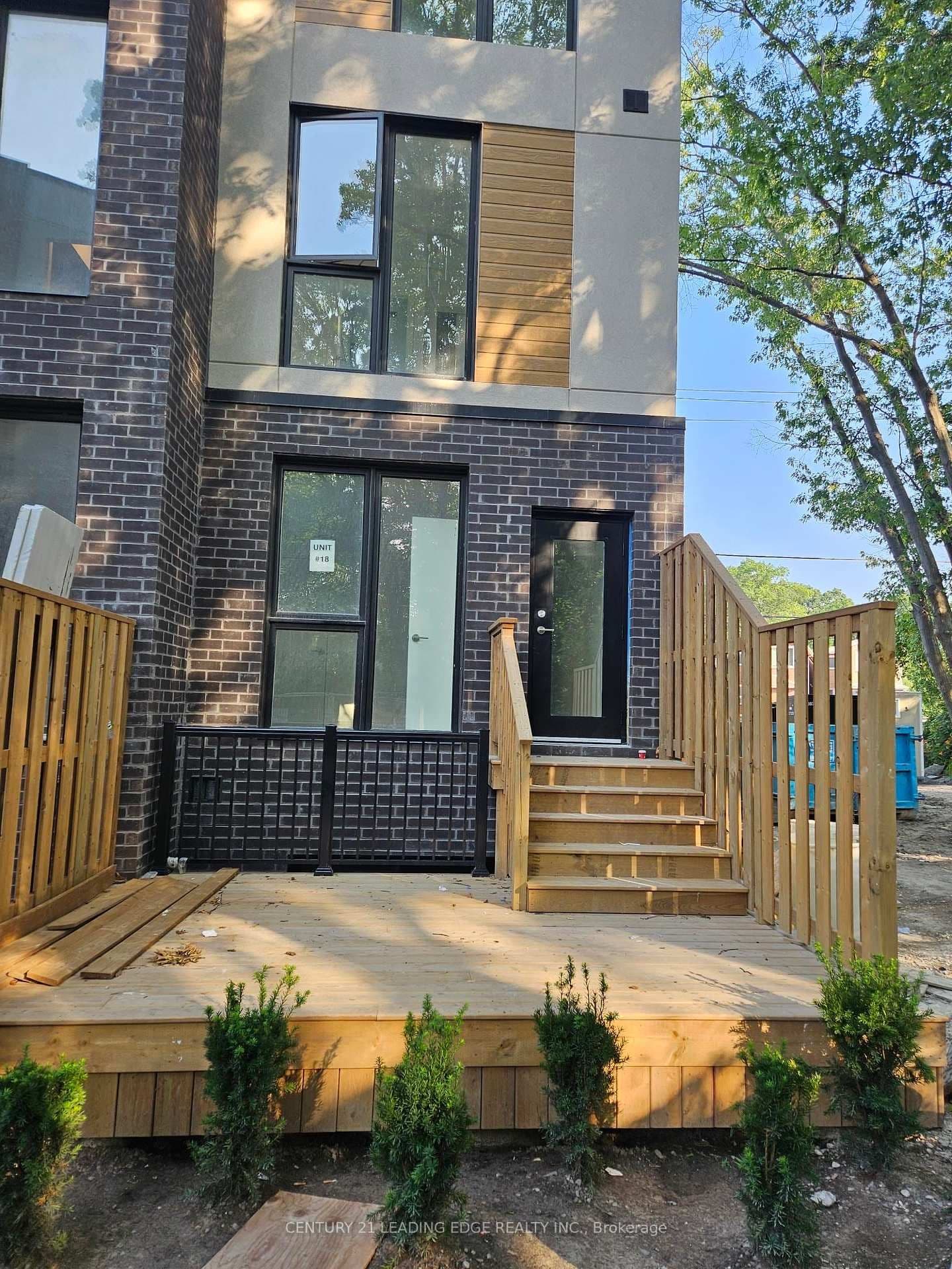 168 CLONMORE Drive, Unit 1