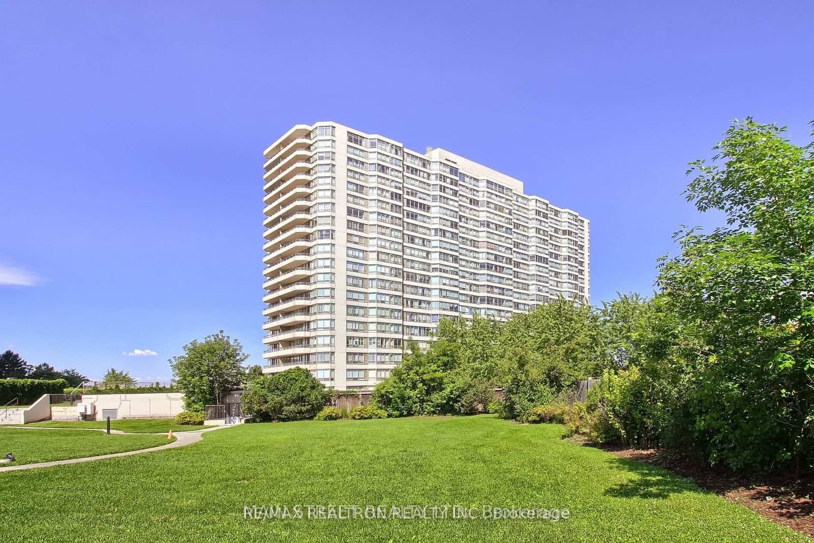 5 Greystone Walk Drive, Unit 206