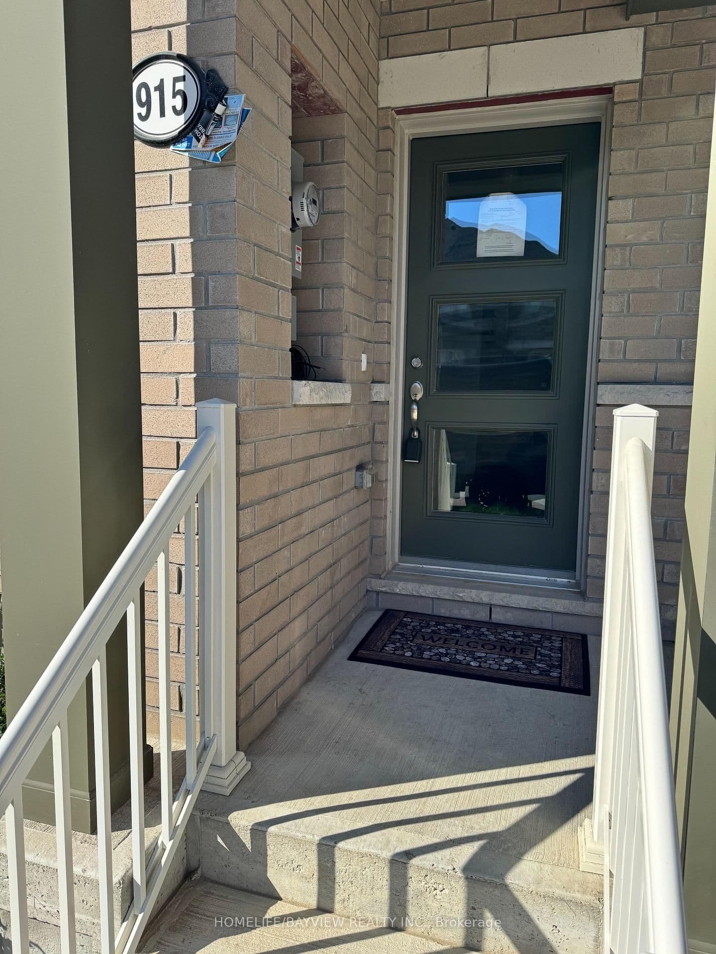 915 Crowsnest Hollow S