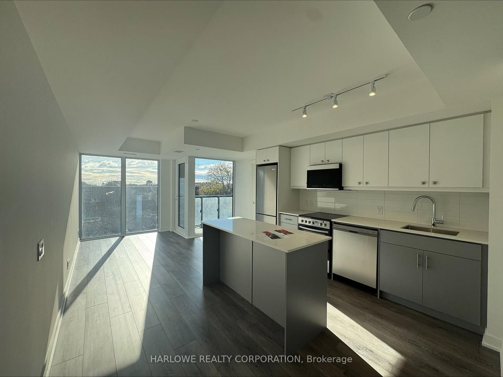 2 Manderley Drive, Unit 425