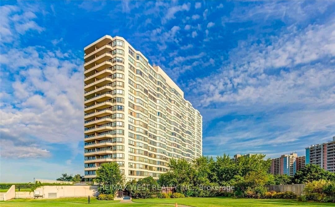 5 Greystone Walk Drive, Unit PH11