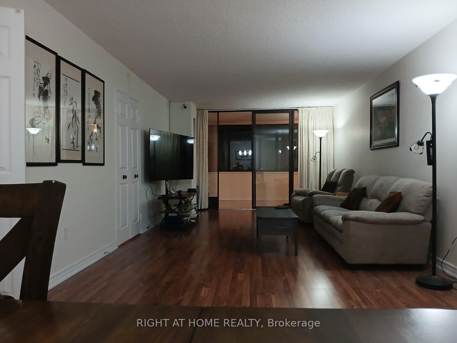 #1901 - 2330 Bridletowne Circle