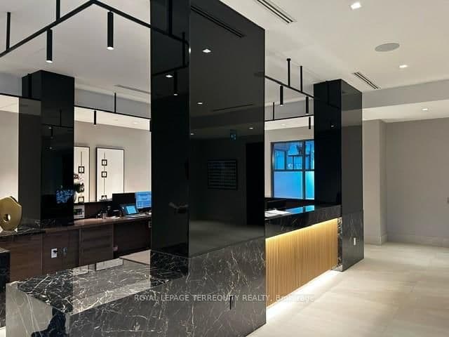 2545 Simcoe Street N, Unit 421