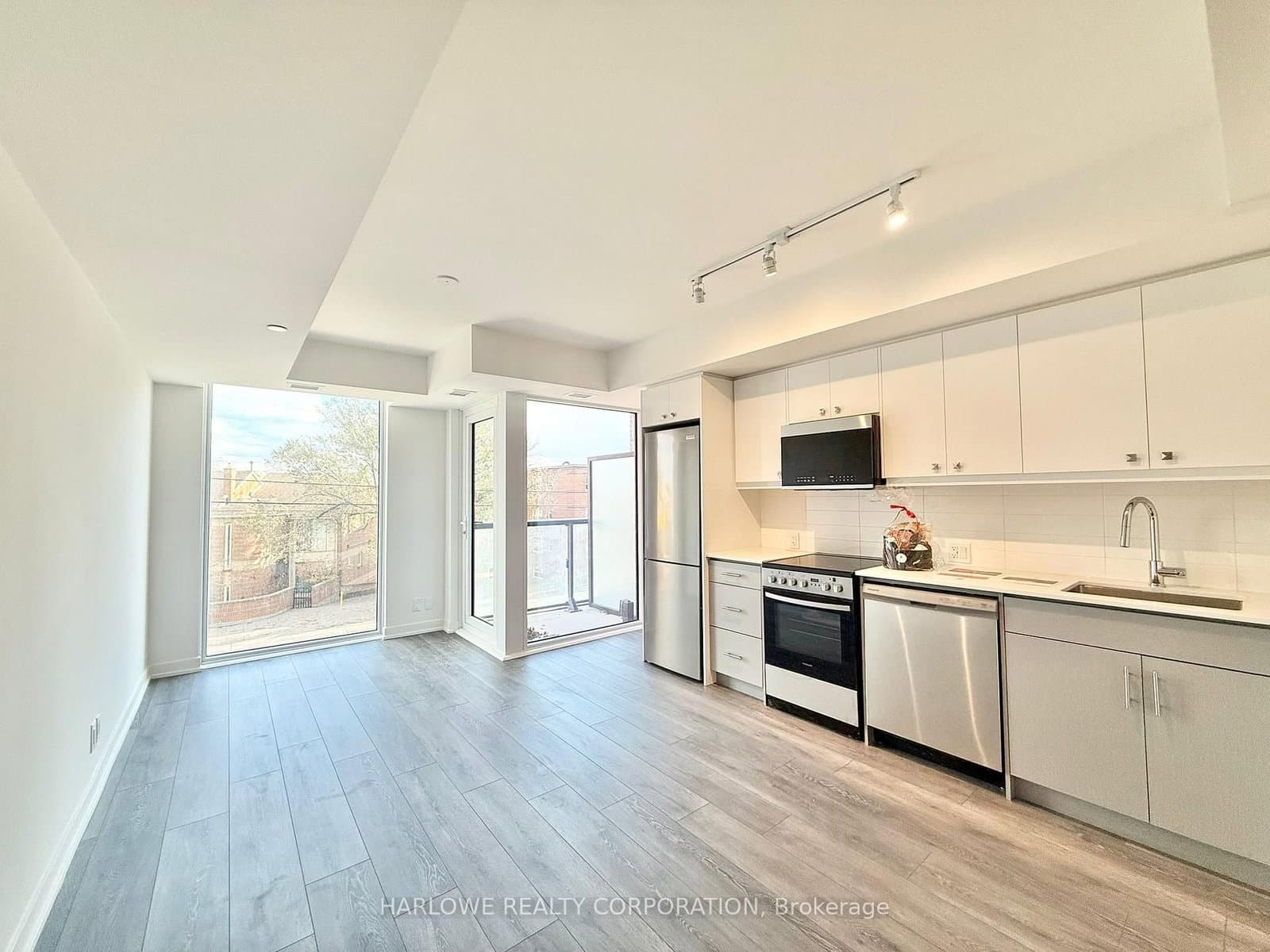 2 Manderley Drive, Unit 319