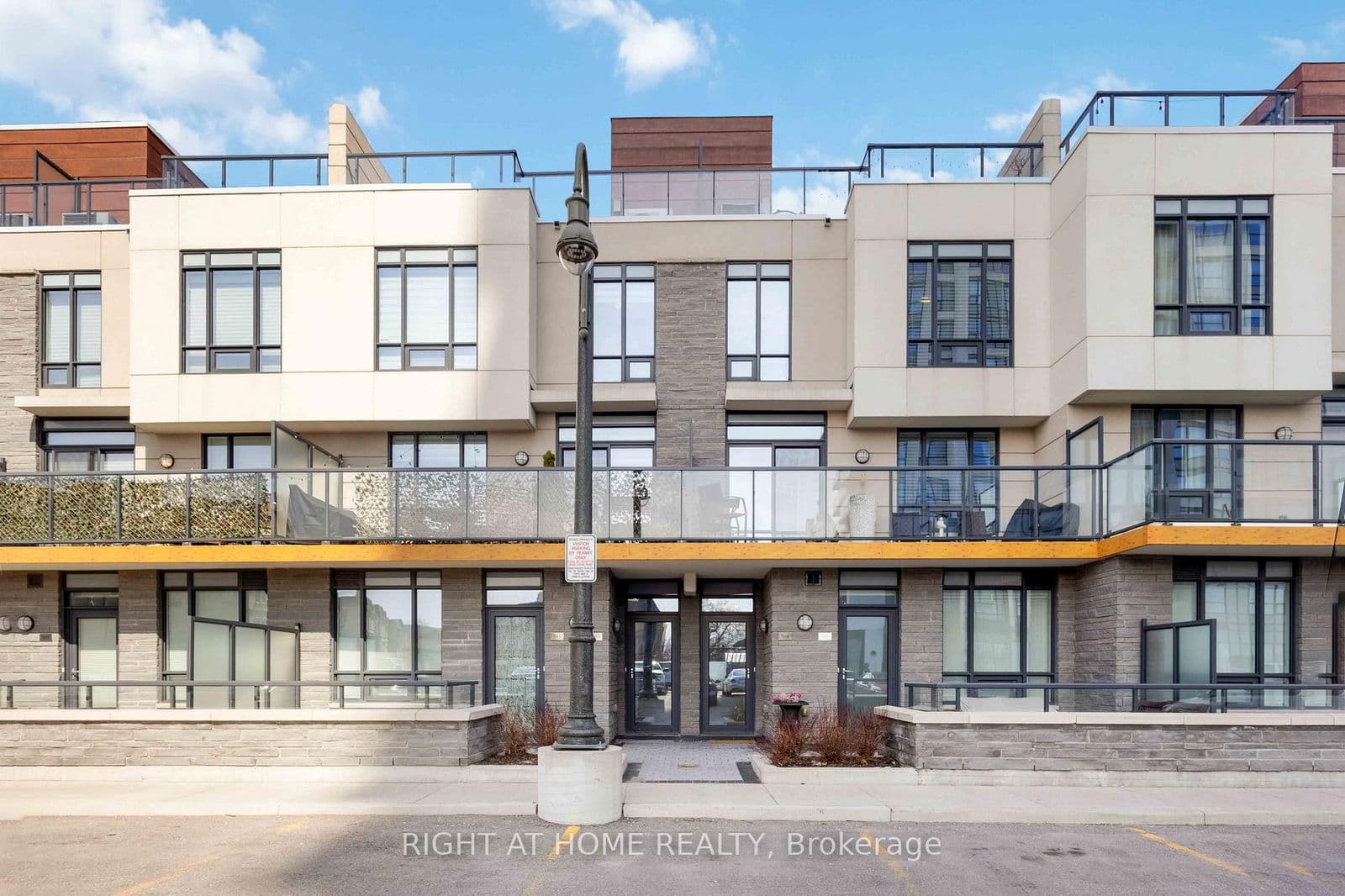 #Th 8 - 1245 Bayly Street