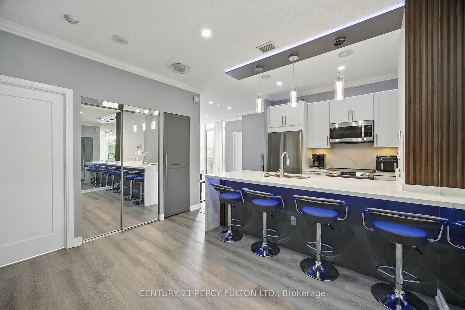 #314 - 181 Village Green Square