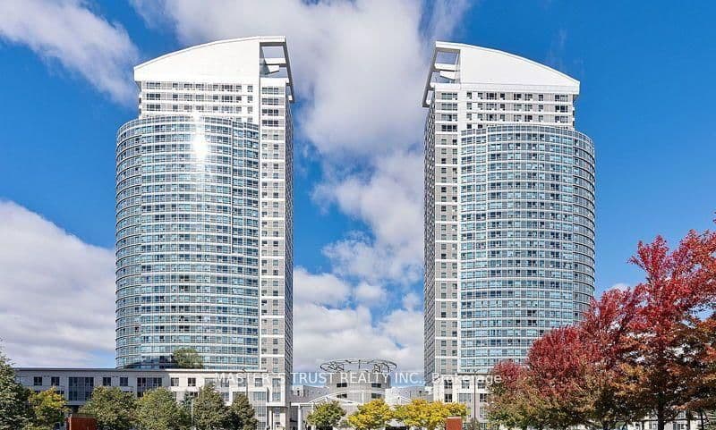 #702 - 36 Lee Centre Drive