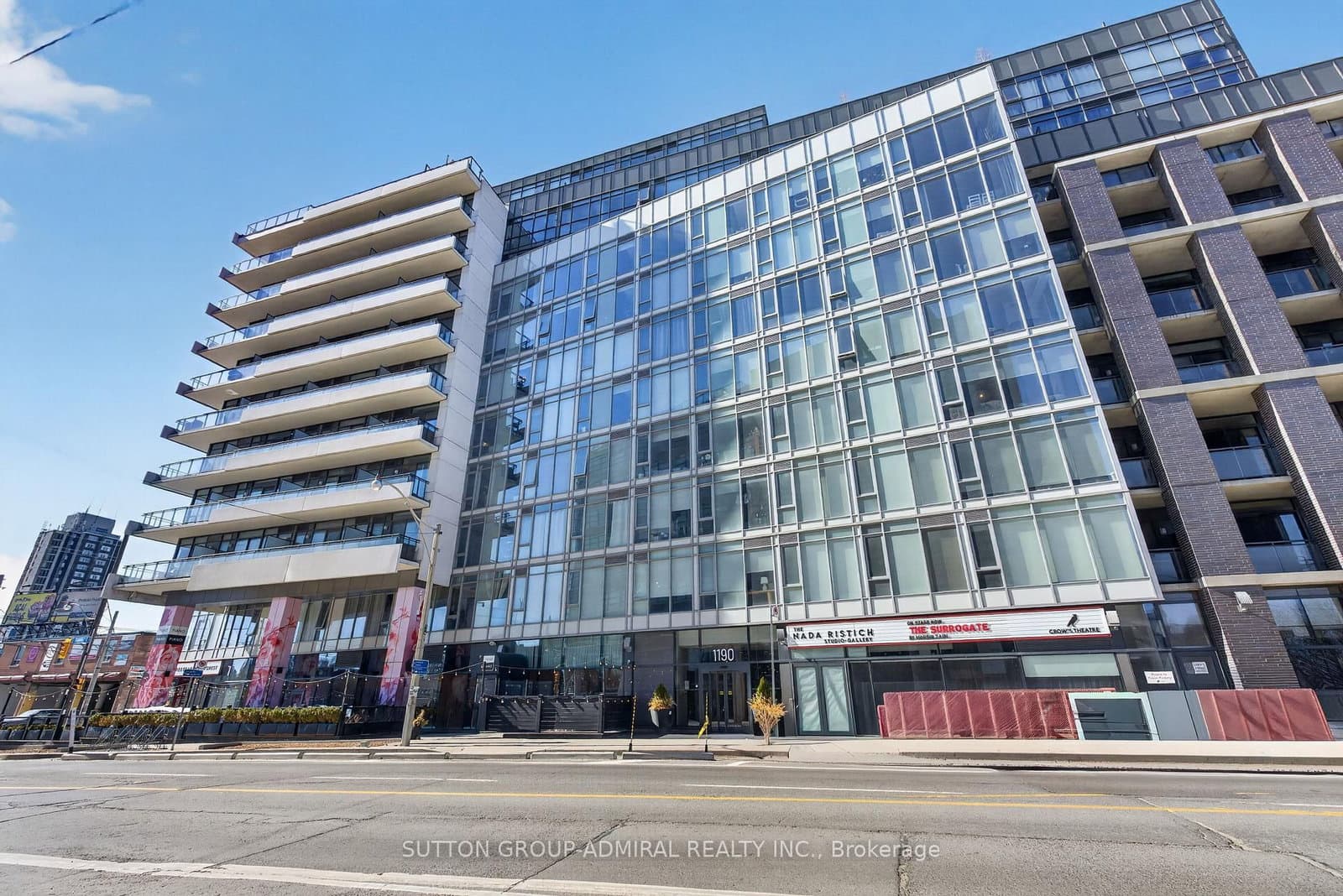 #725 - 1190 Dundas Street E