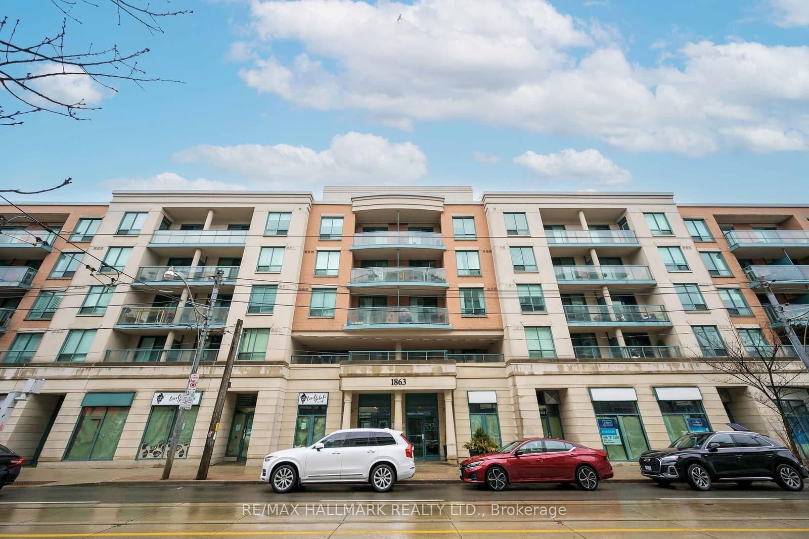 #406 - 1863 Queen Street E