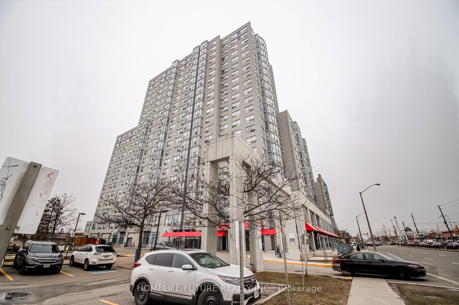 #816 - 2550 Lawrence Avenue E