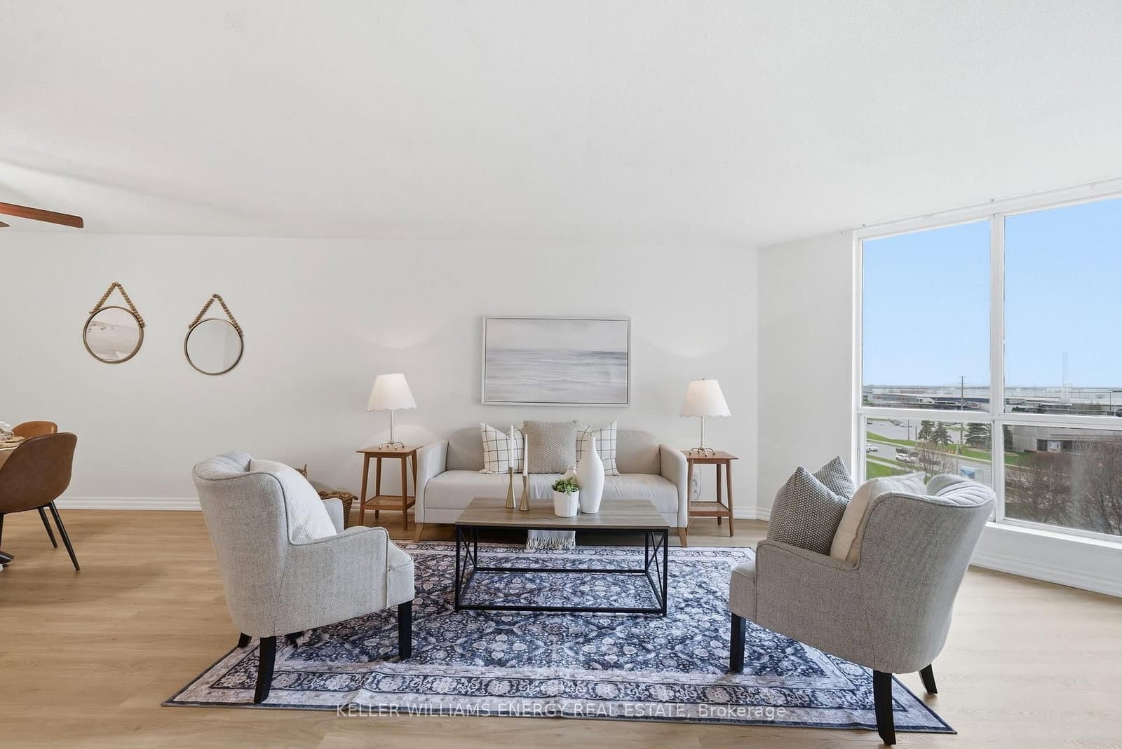 #610 - 360 Watson Street W