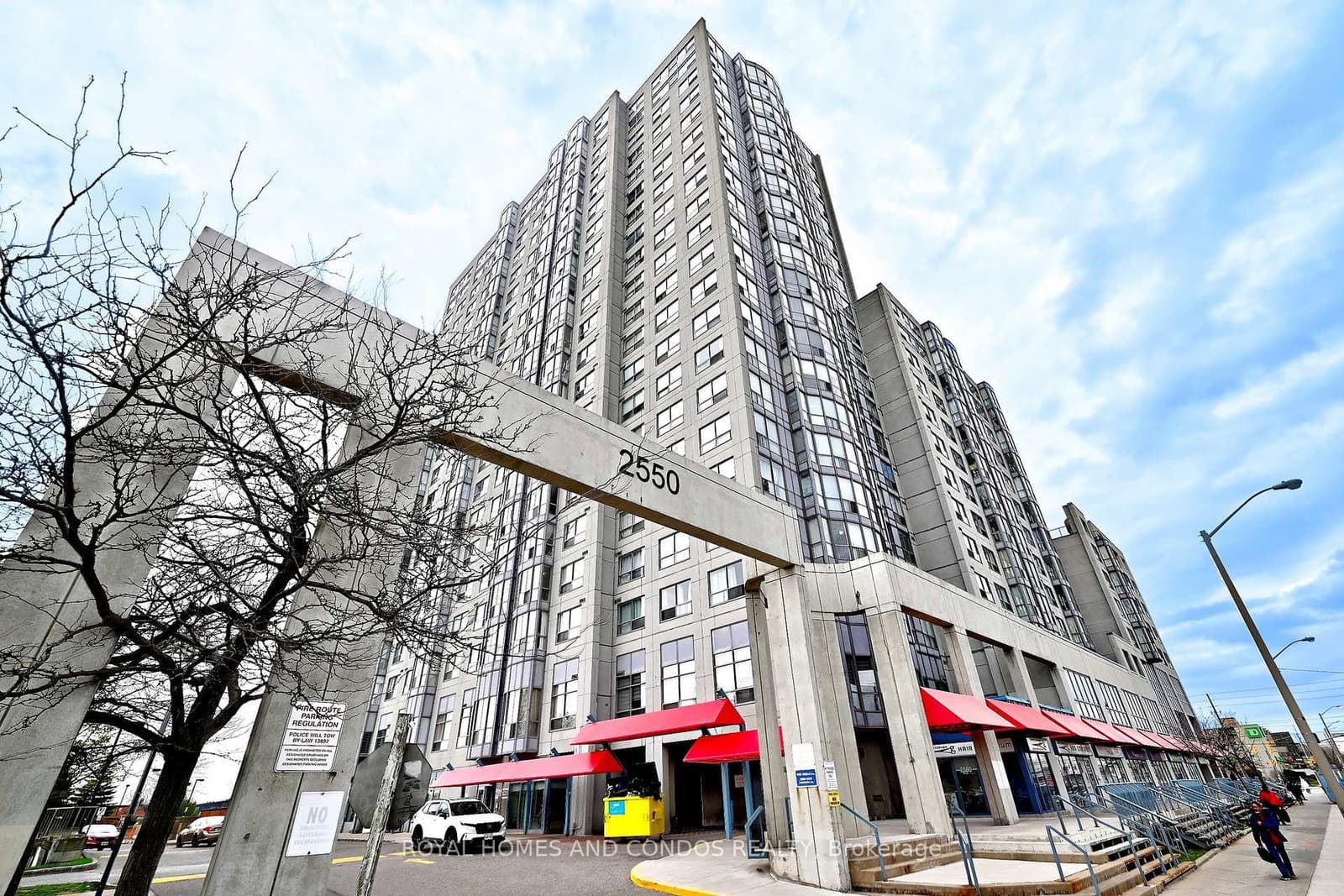 #618 - 2550 Lawrence Avenue E