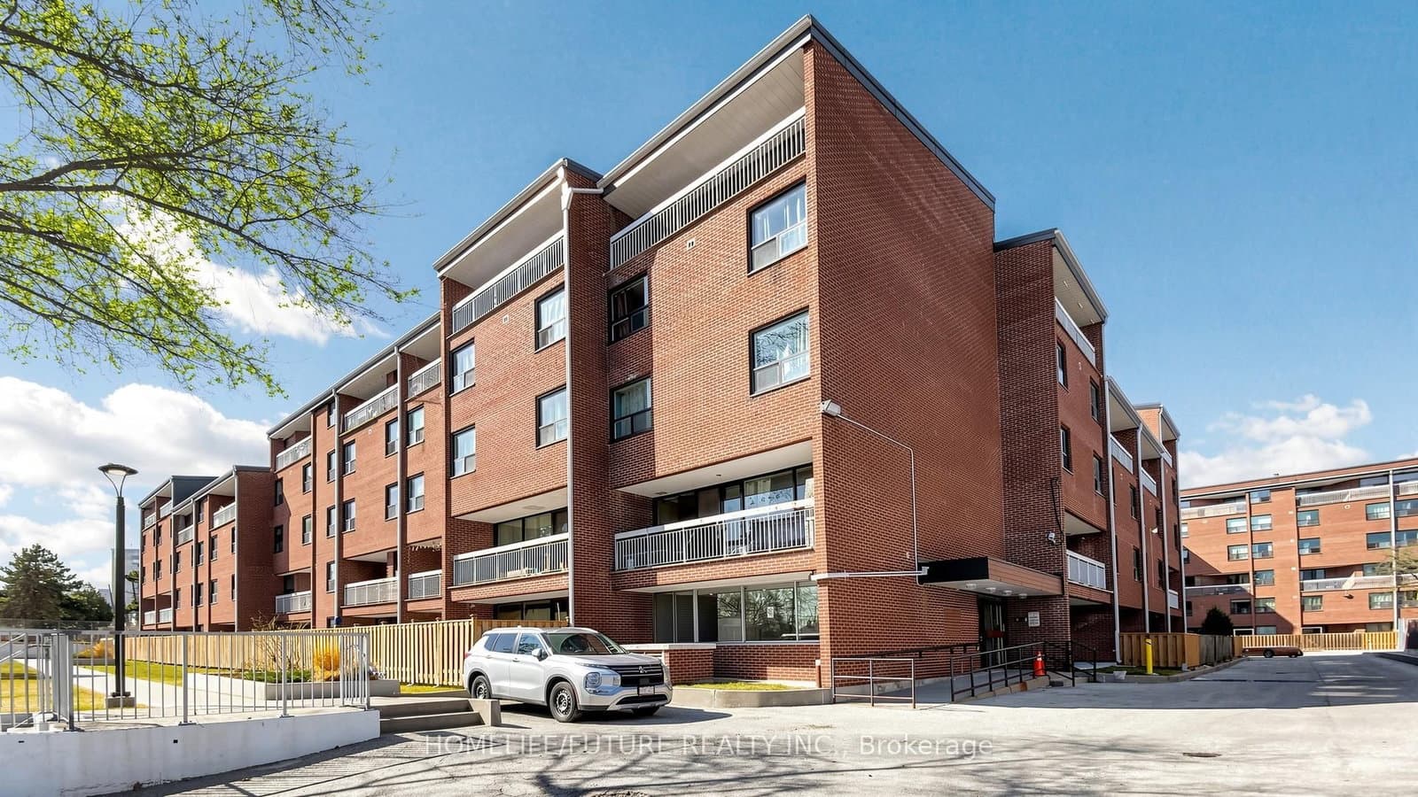 #204 - 4060 Lawrence Avenue E
