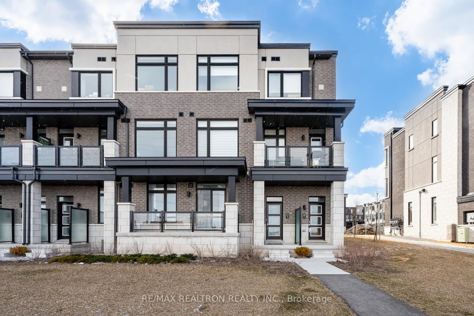 2550 Castlegate Crossing, Unit 217