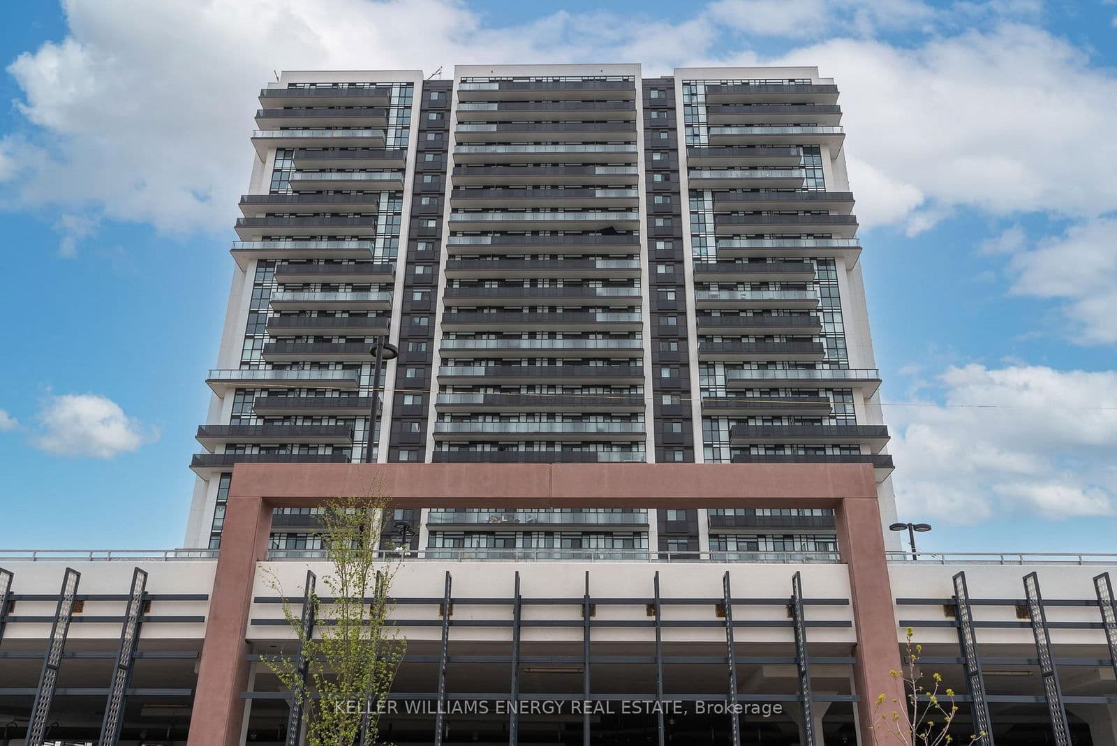 2550 Simcoe Street N, Unit 1017