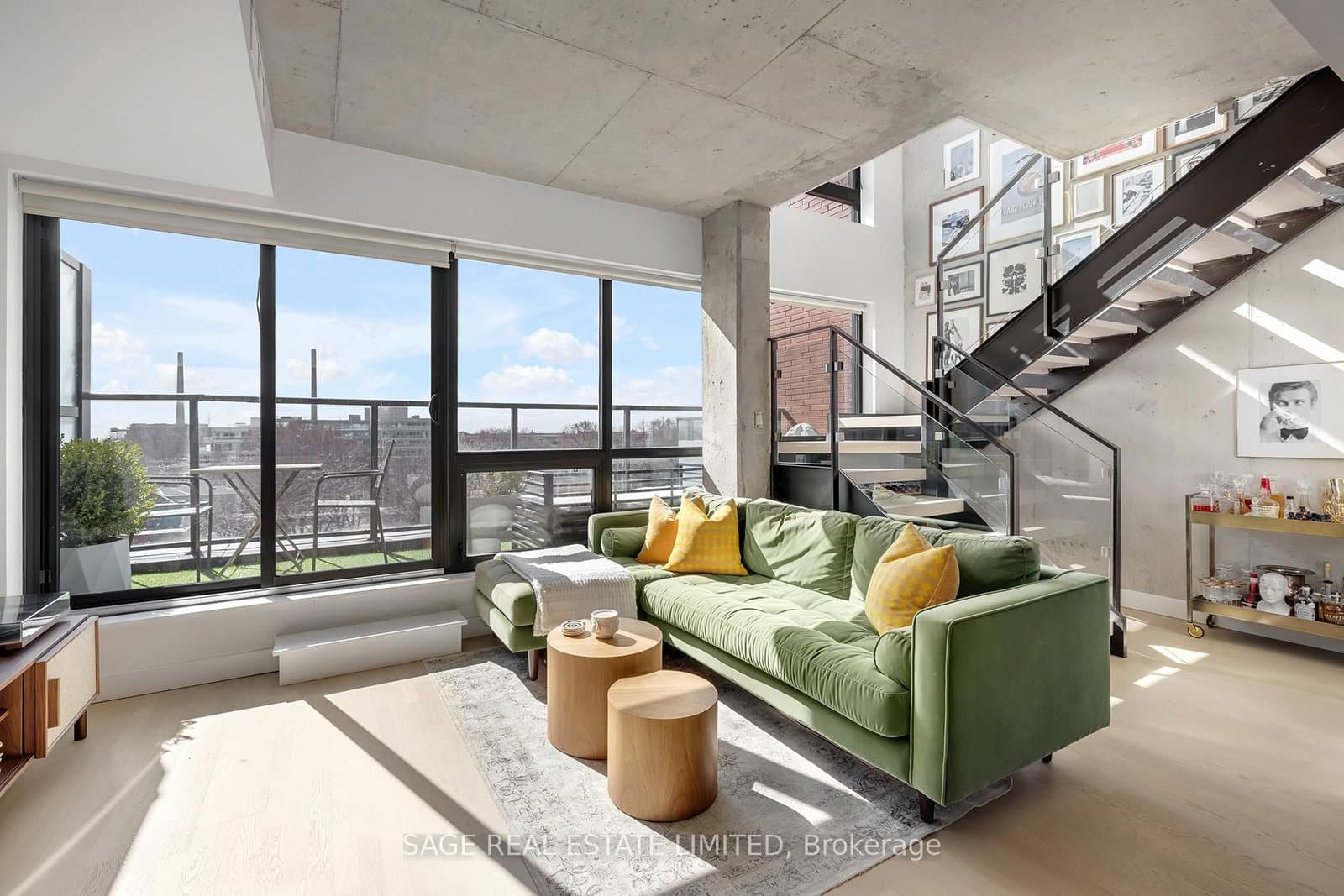 246 Logan Avenue, Unit PH702