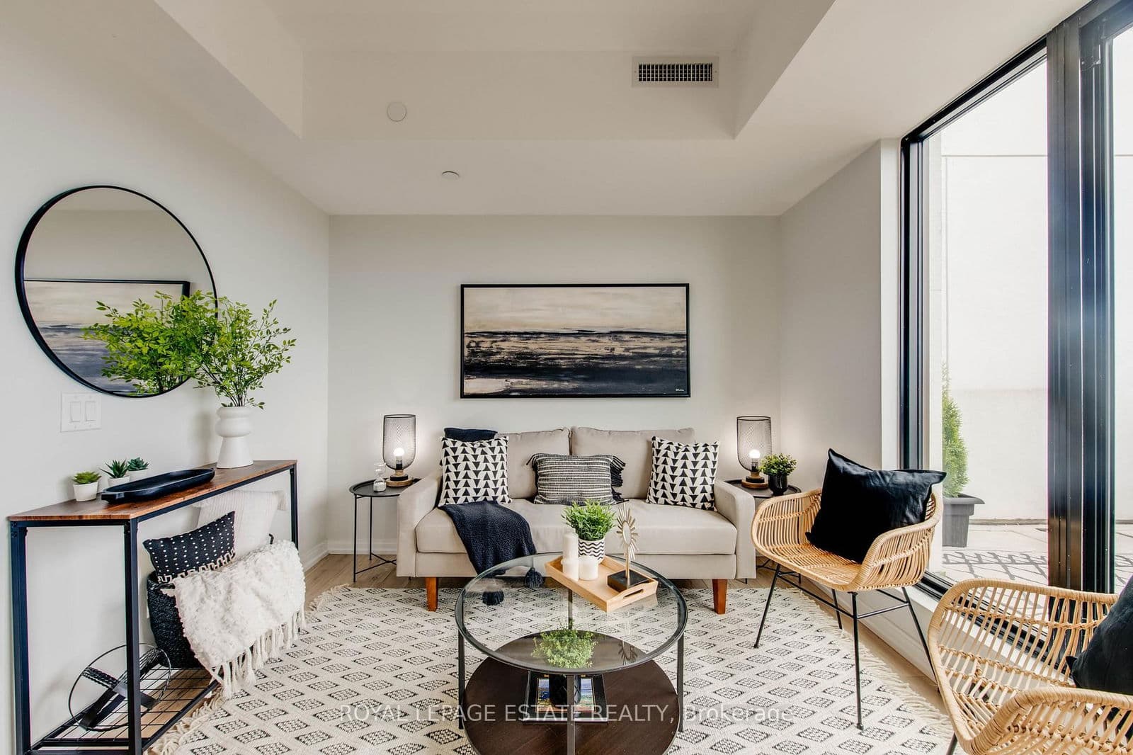 1100 Kingston Road, Unit 607