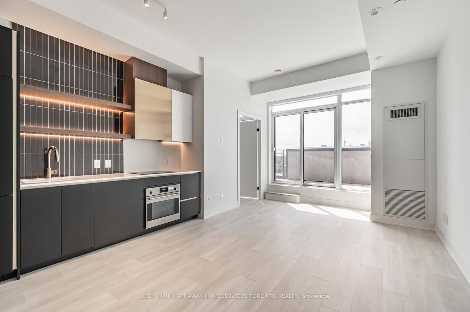 1285 Queen Street E, Unit 608