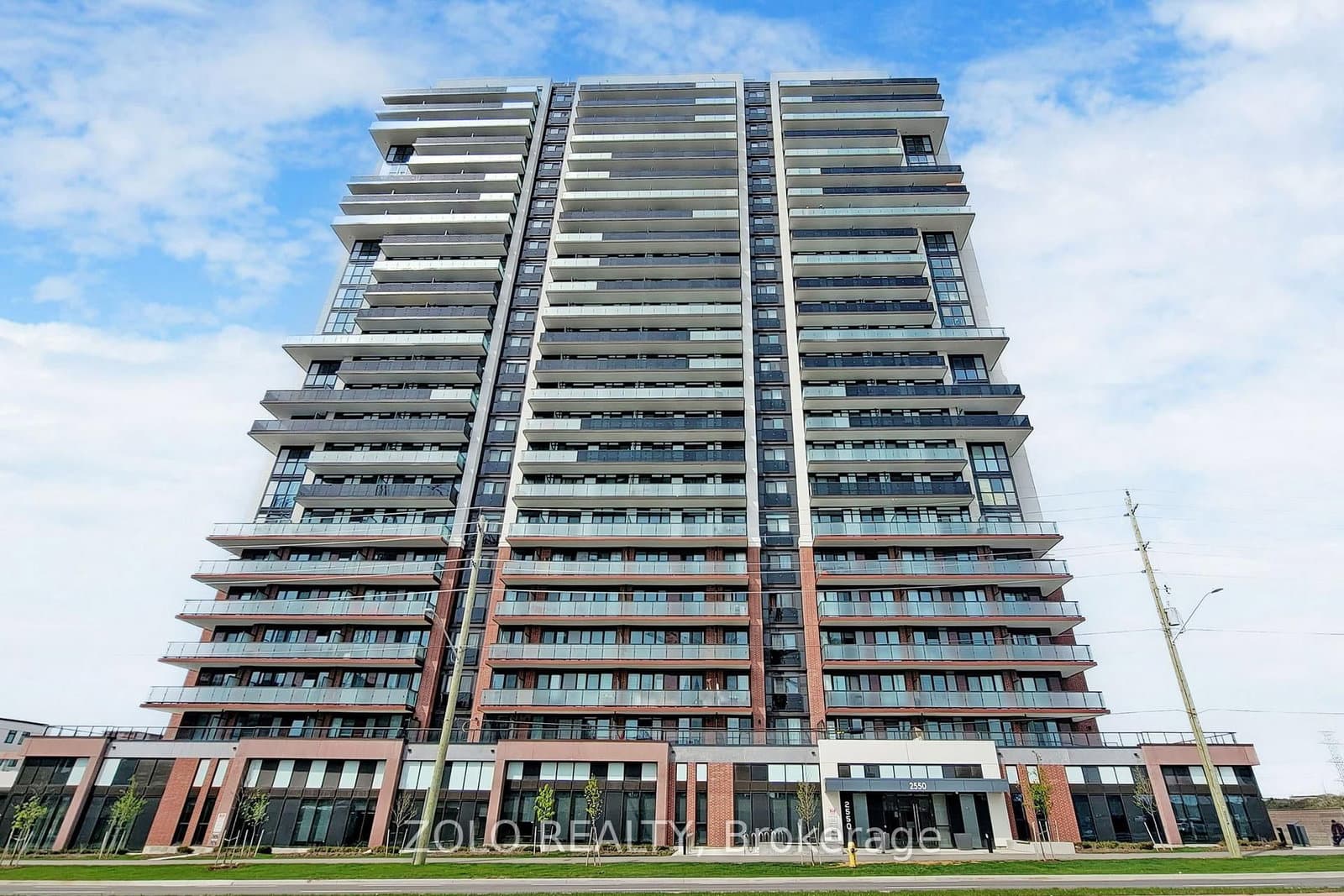2550 Simcoe Street N, Unit ph16