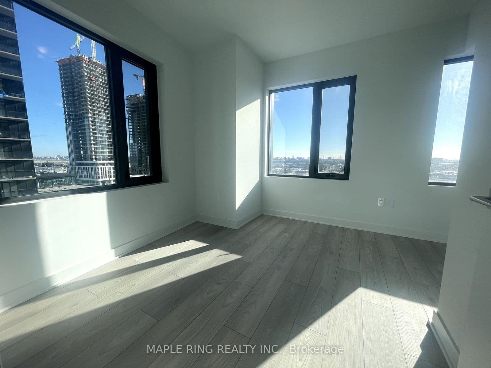 2920 Highway 7 Road, Unit 907