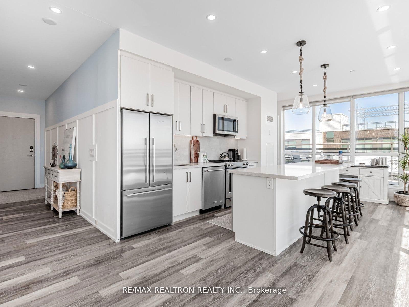 #A407 - 241 Sea Ray Avenue