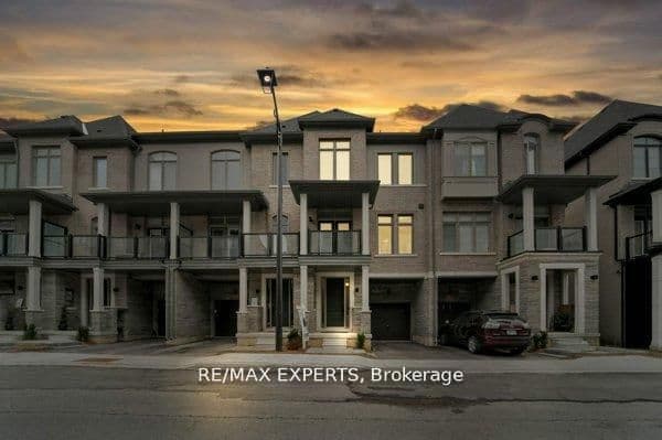 87 De La Roche Drive N