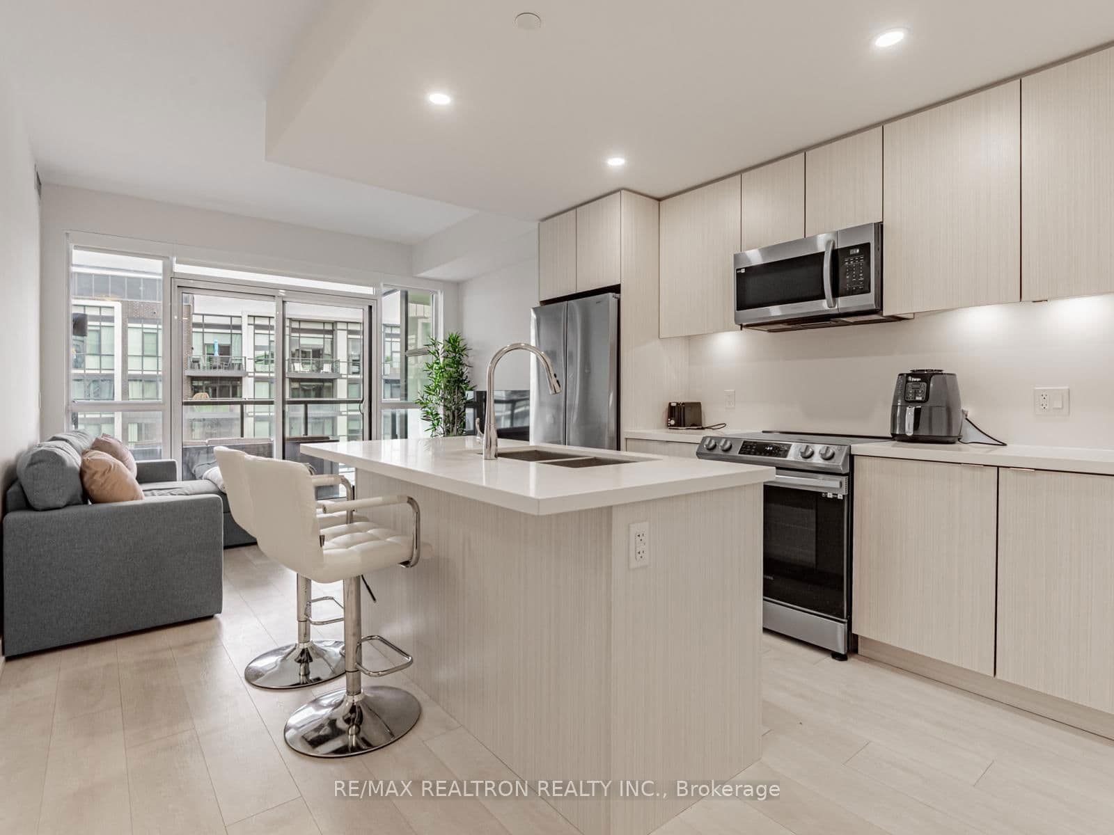 #329 - 415 Sea Ray Avenue