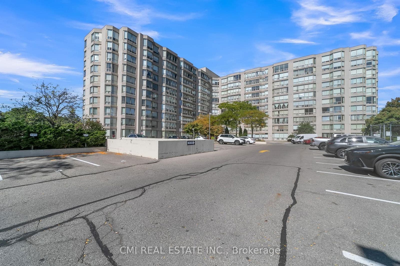 #805 - 309 Major Mackenzie Drive E