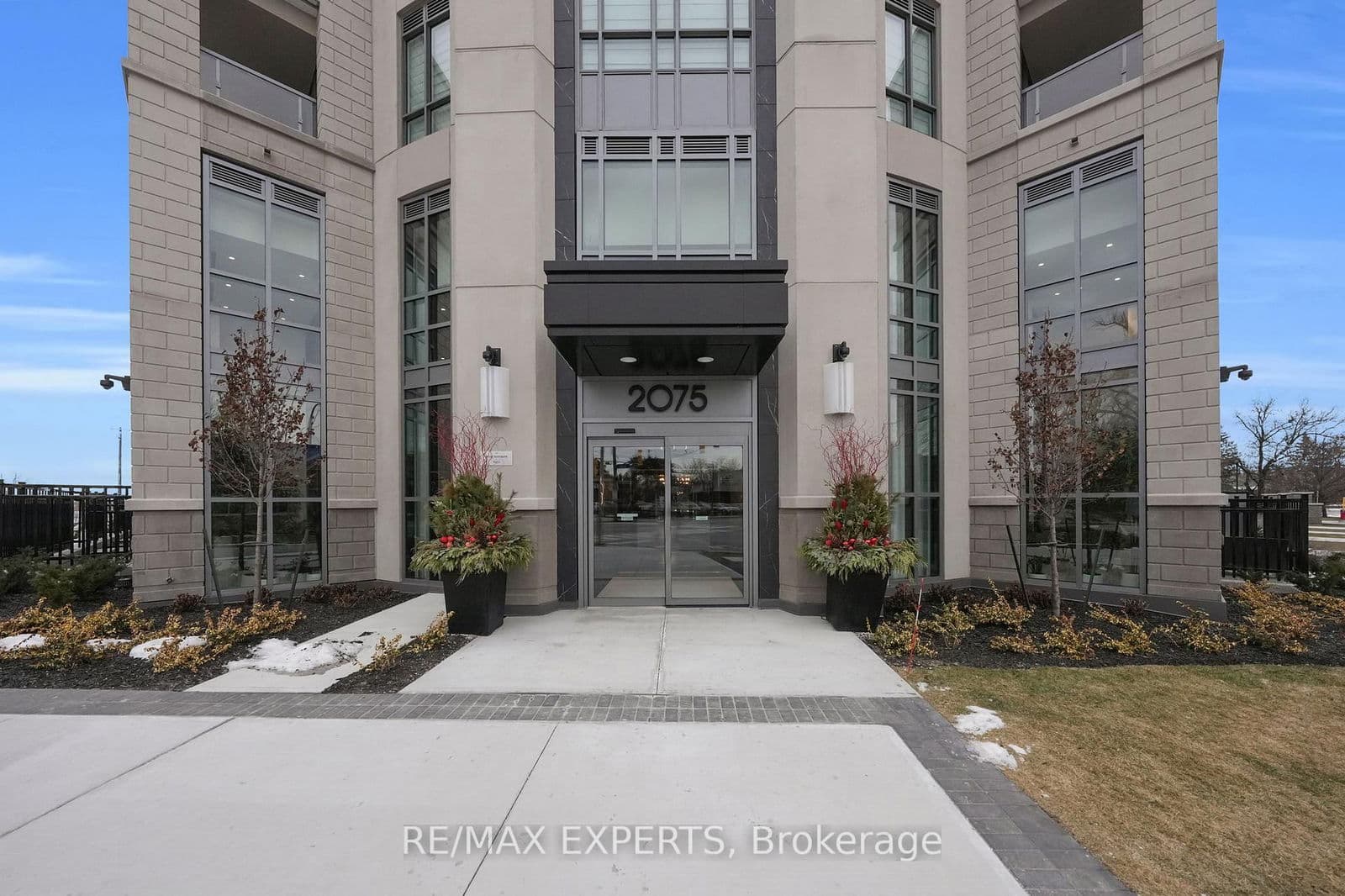 #203 - 2075 King Road