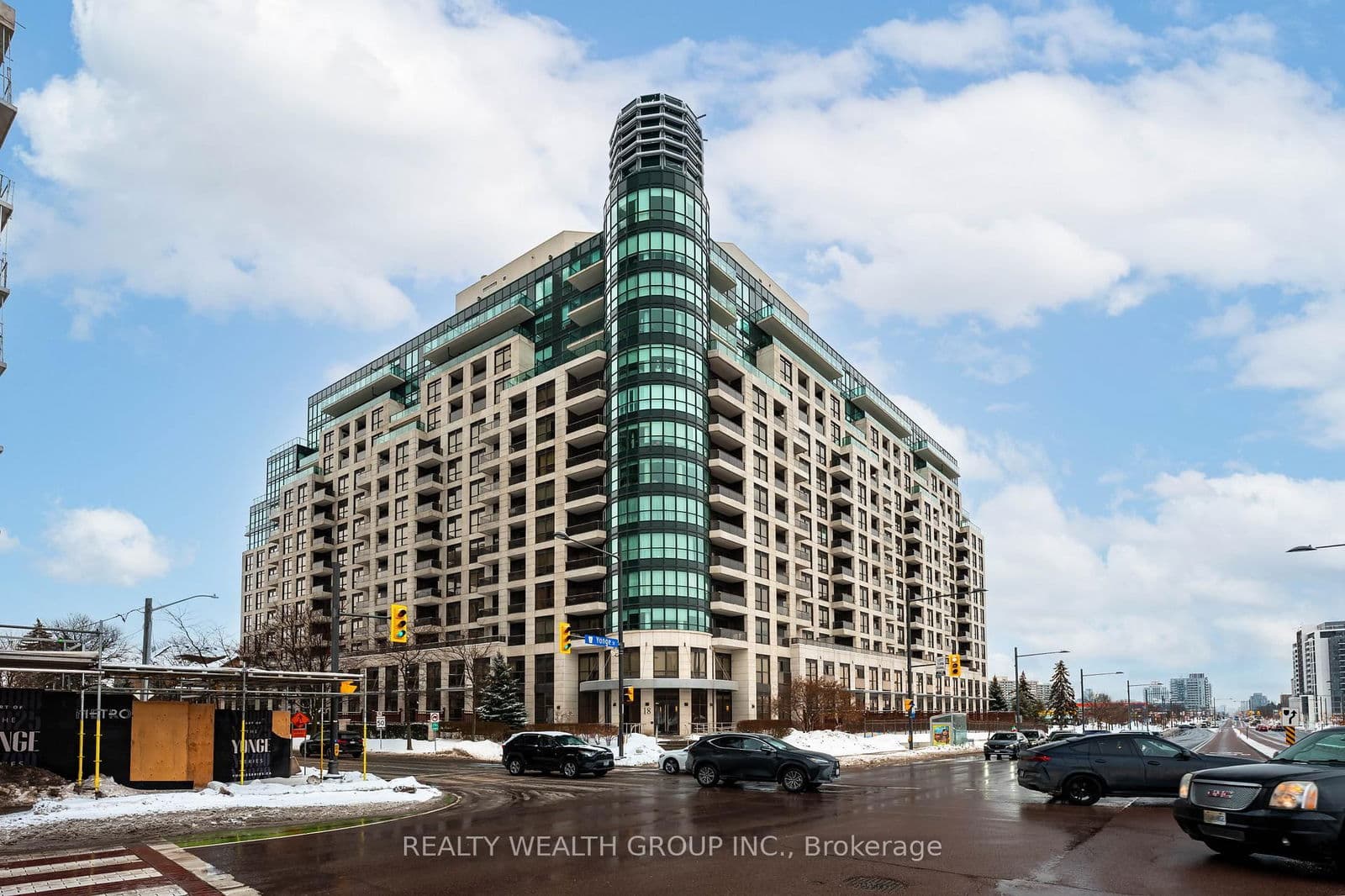 #108 - 18 Harding Boulevard W