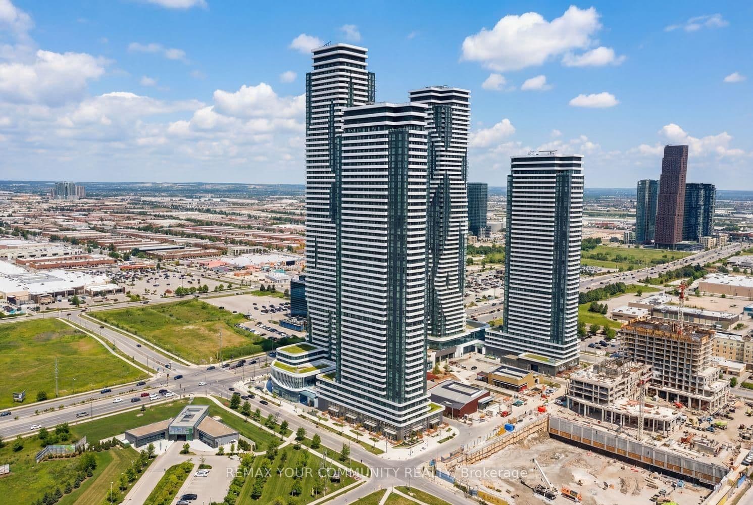 #905 - 195 Commerce Street