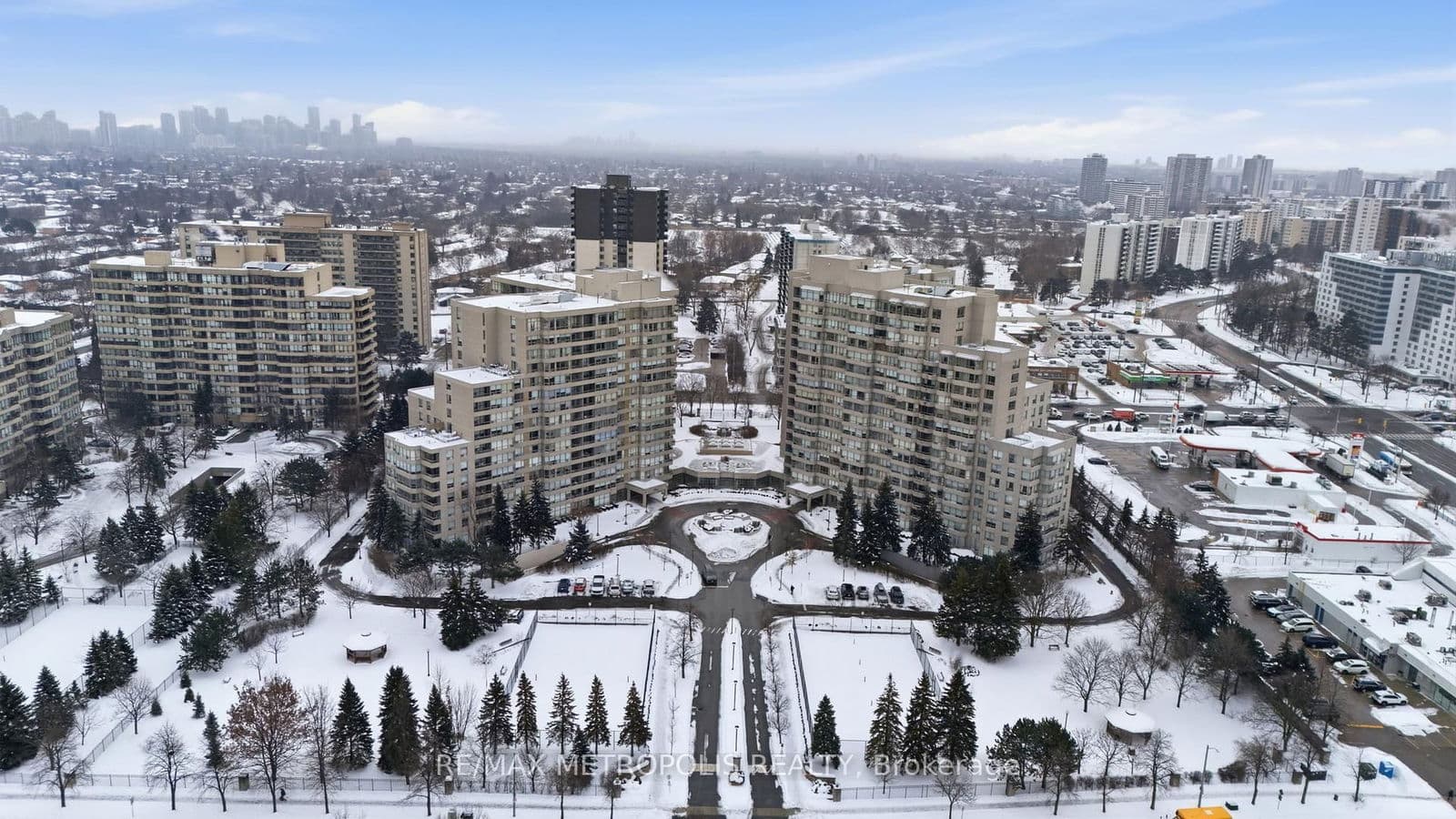 #1501 - 11 Townsgate Drive