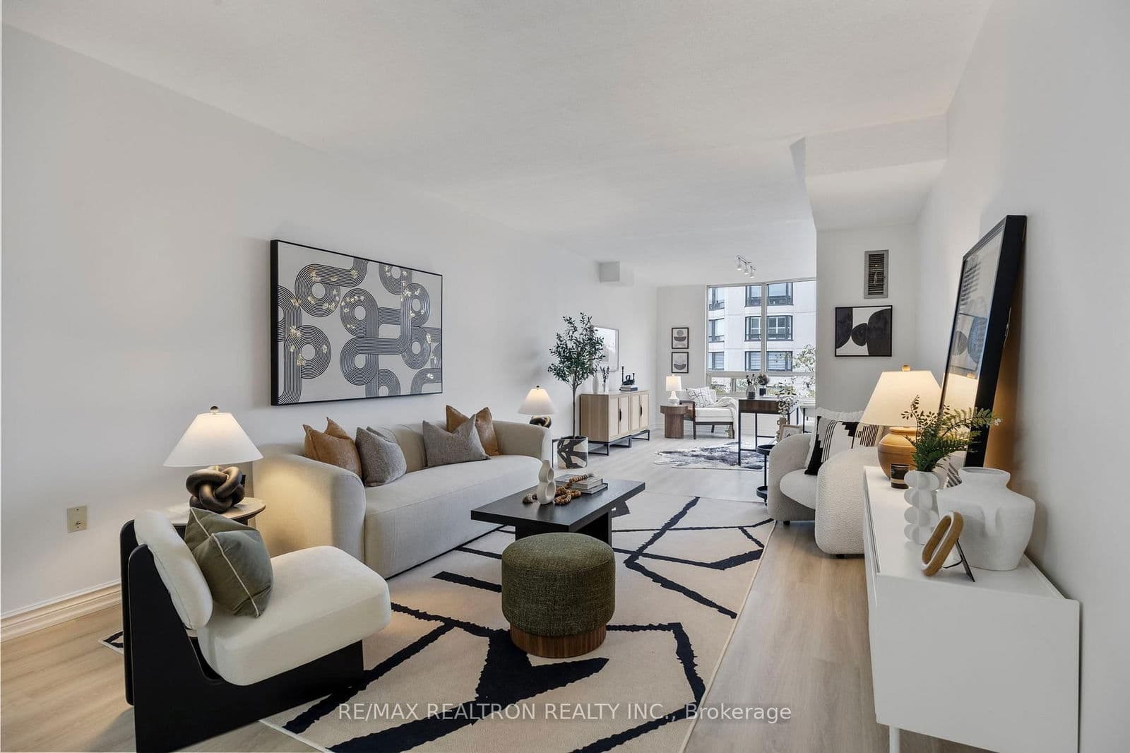 #316 - 333 Clark Avenue W